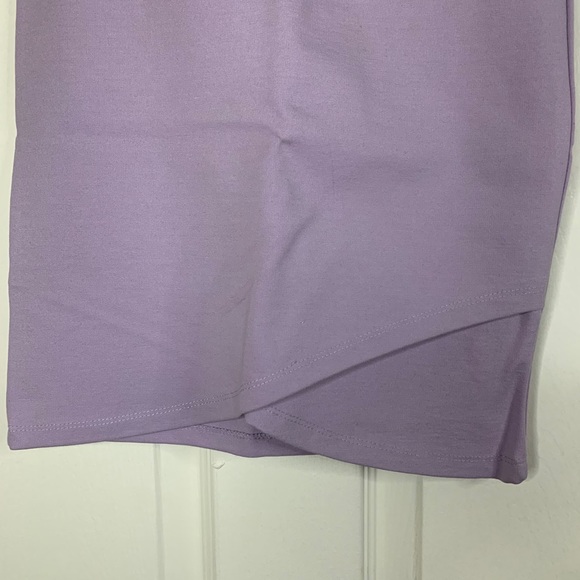 Lavender mini skirt - Picture 2 of 5